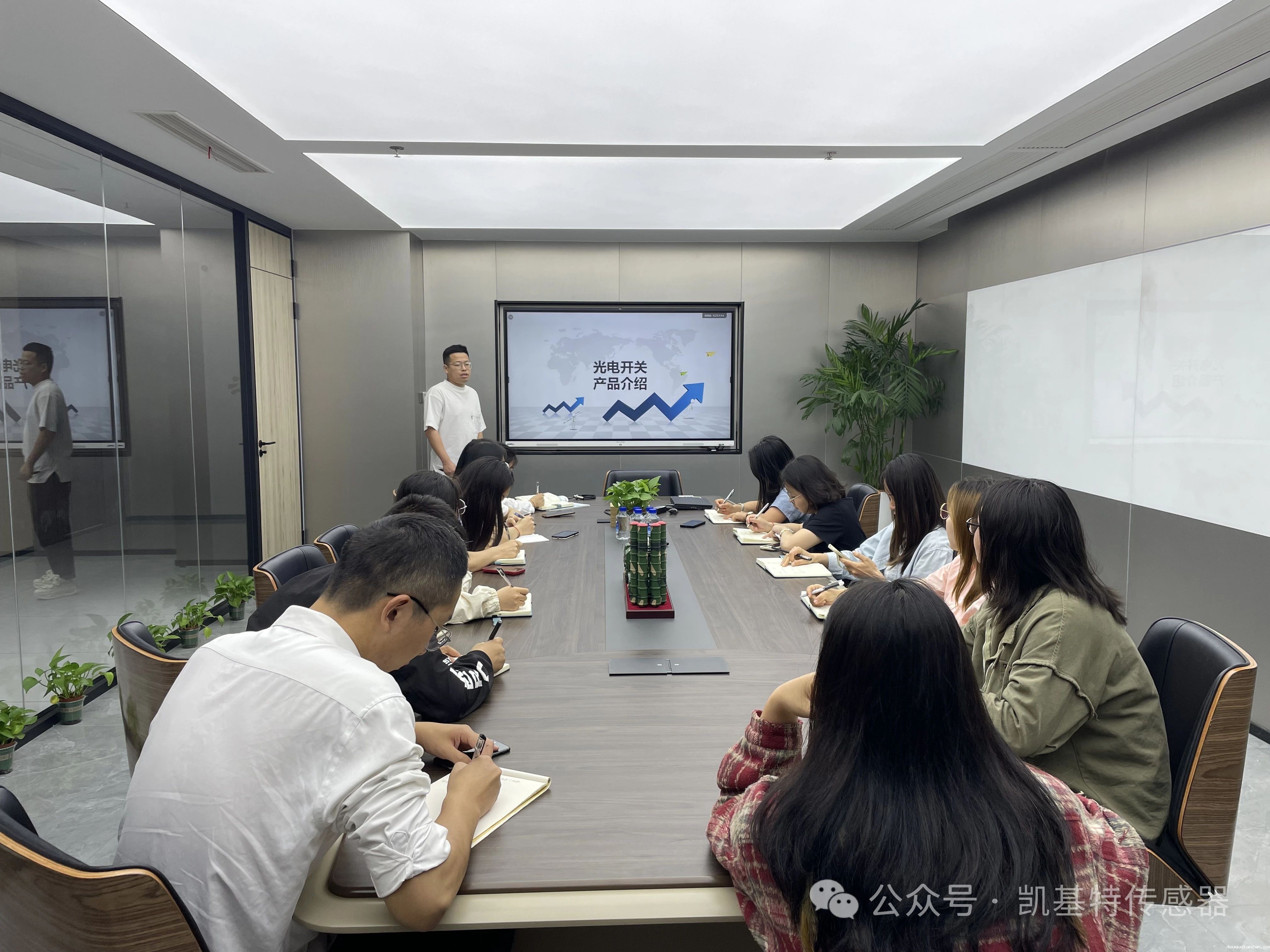 凯基特学院 | 光电必威app登录官网下载安装苹果手机介绍 凯基特学院 | 光电必威app登录官网下载安装苹果手机介绍