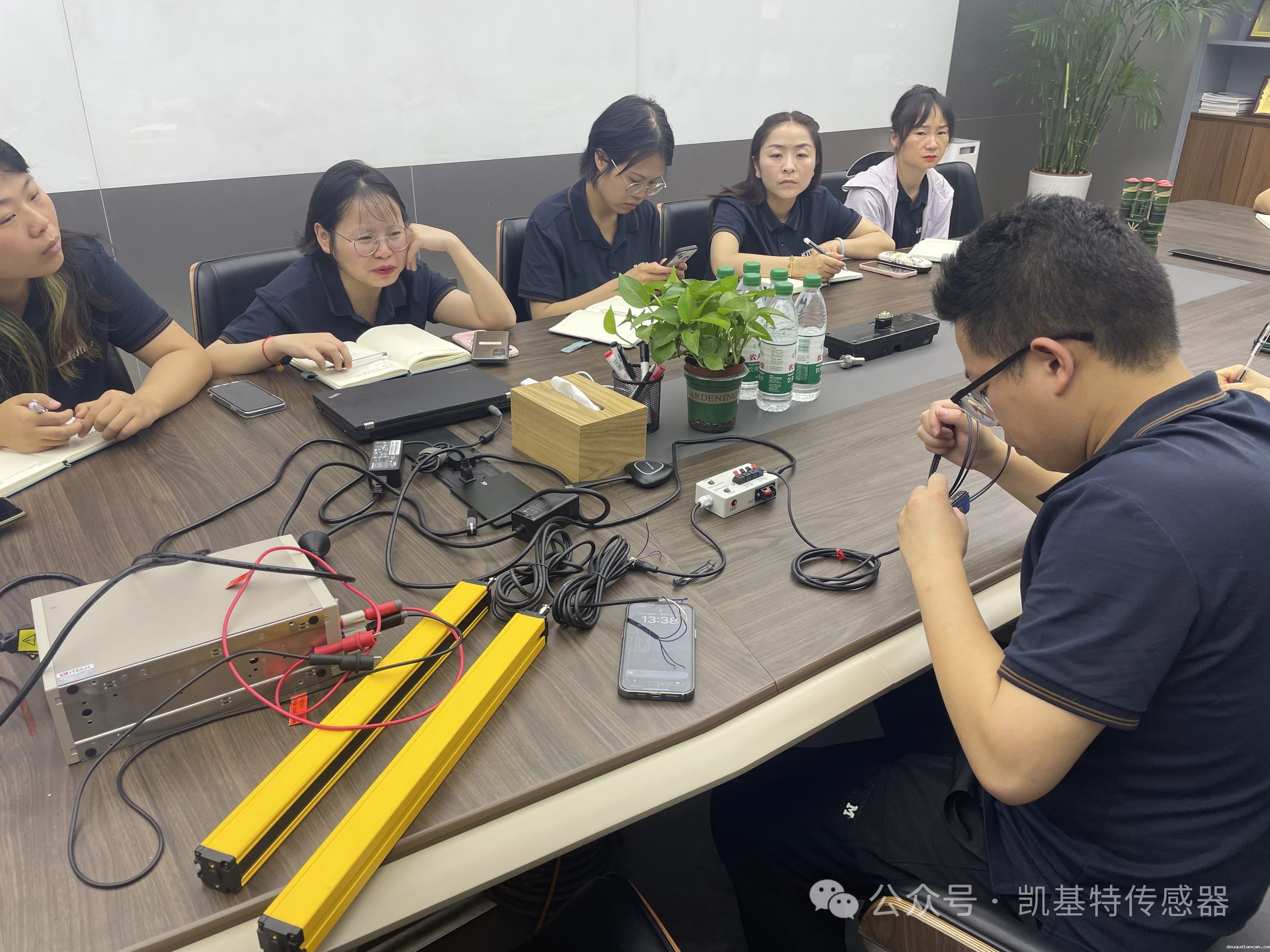 凯基特学院 | 光纤必威app登录官网下载安装苹果手机和安全光幕产品介绍 凯基特学院 | 光纤必威app登录官网下载安装苹果手机和安全光幕产品介绍